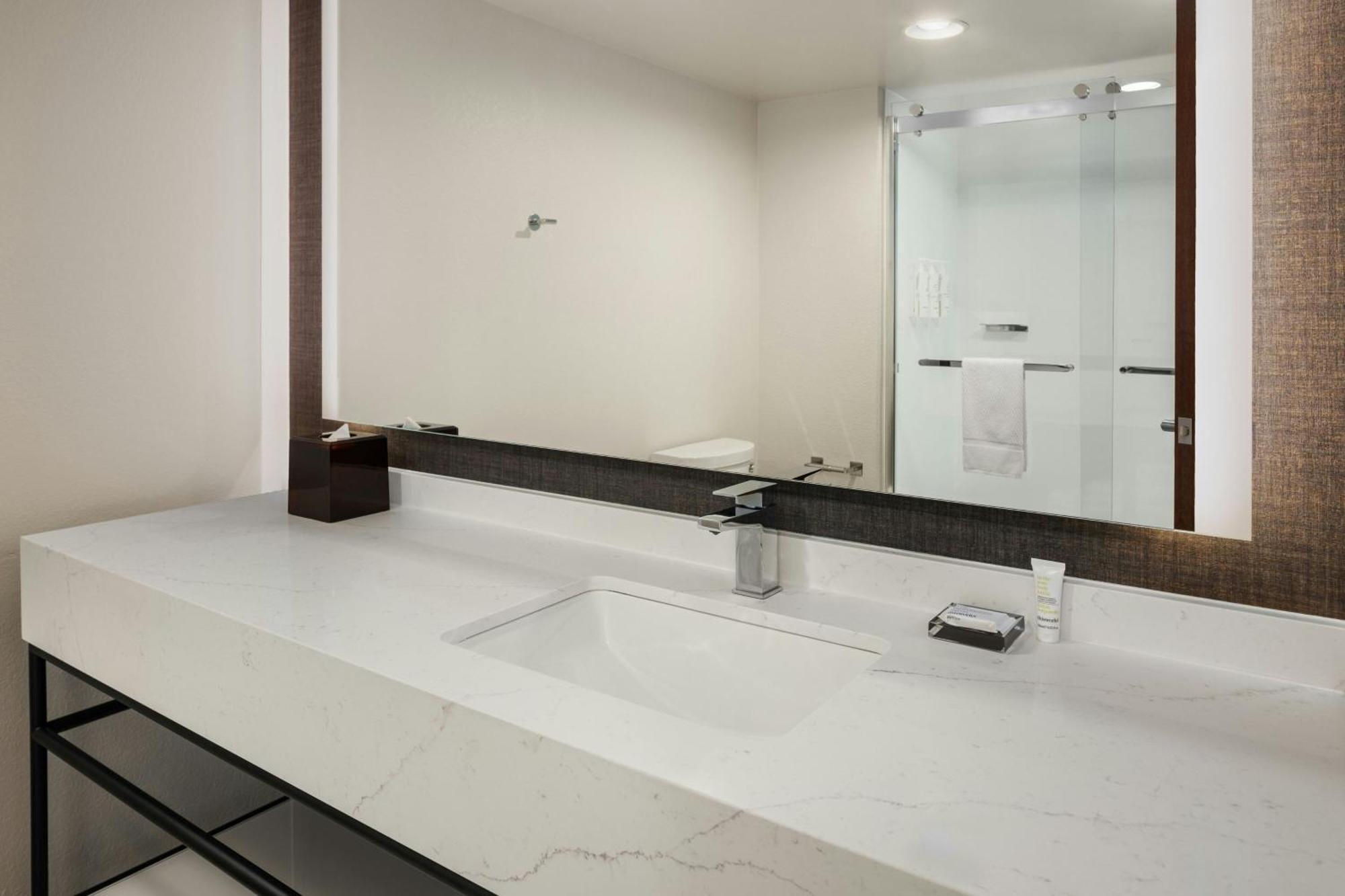 Marriott Bloomington Normal Hotel And Conference Center Zewnętrze zdjęcie